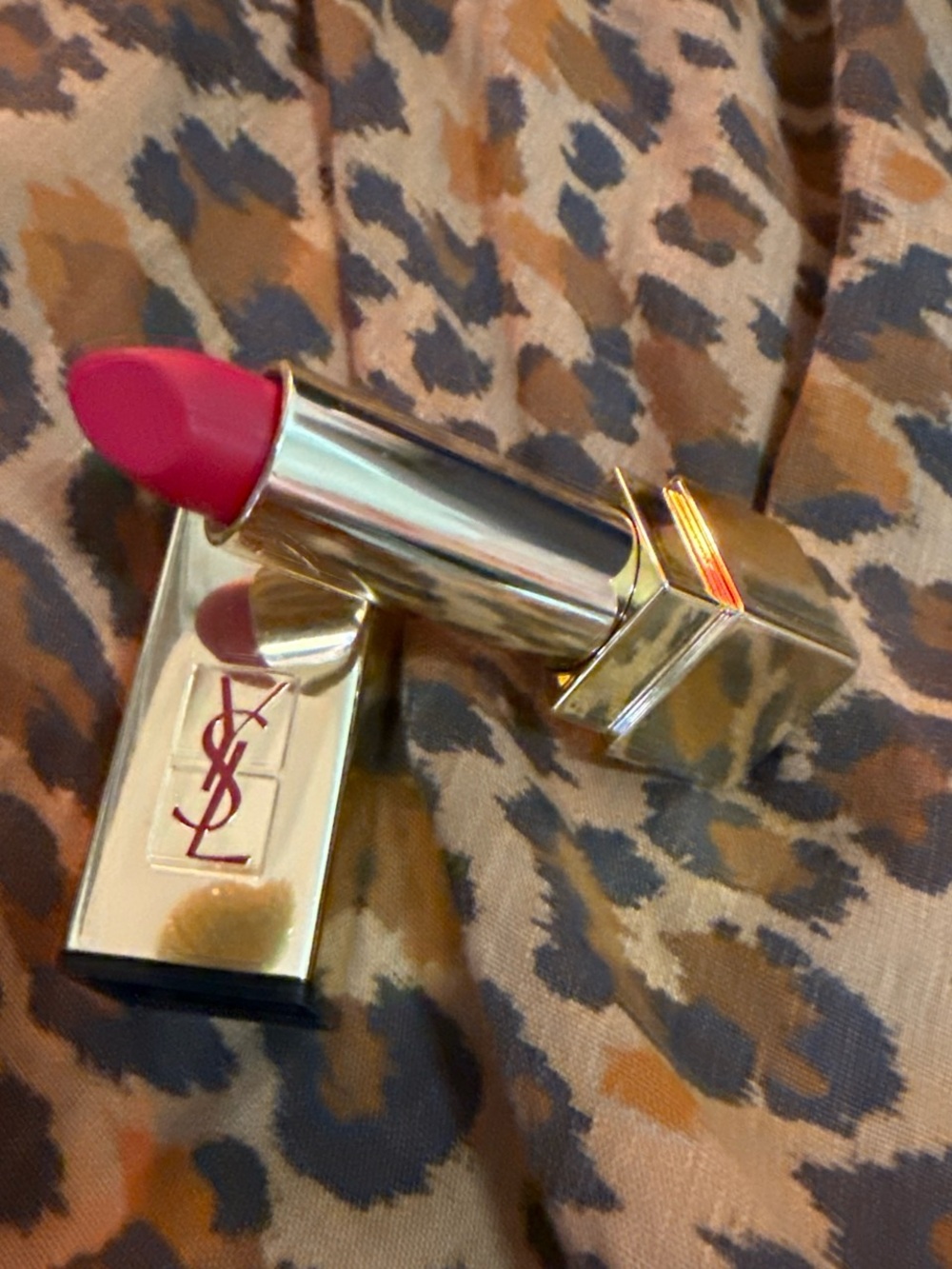 Yves Saint Laurent Classic Satin Lipstick - Bright Fuchsia #202